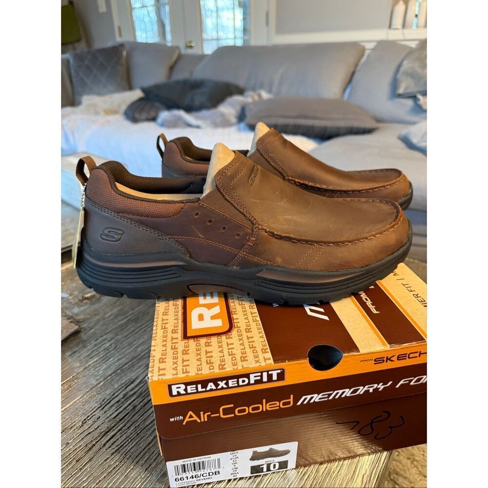 Skechers Expended Seveno Brown Leather Air-Cooled Memory Foam Loafers sz 10 NIB
